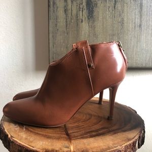 IVANKA TRUMP Juno medium natural leather booties.